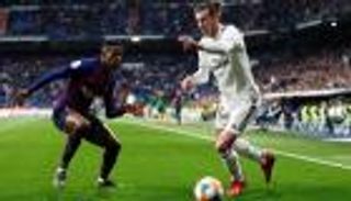 جاريث بيل أساسيا مع ريال مدريد.. وآرثر يدعم برشلونة
