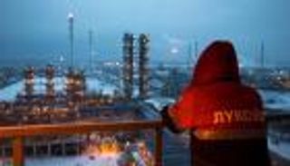 إنتاج روسيا النفطي ينخفض في فبراير بأقل من المستهدف