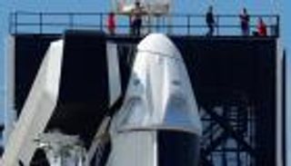 بالصور.. سبيس إكس تستعد لإطلاق مركبة غير مأهولة إلى الفضاء