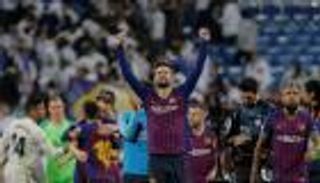 بيكيه يستفز جماهير ريال مدريد بسبب ميسي