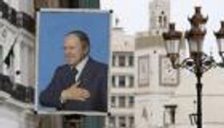 محللون جزائريون: تعهدات بوتفليقة تدشن مرحلة انتقالية لتداول السلطة