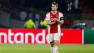 المدير الرياضي لأياكس يؤكد اقتراب رحيل دي ليخت