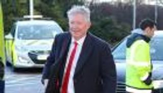 فيرجسون يدعم لاعبي اليونايتد بروح 1999 قبل موقعة سان جيرمان