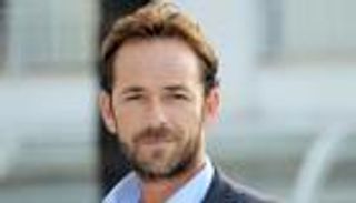 وفاة الممثل الأمريكي لوك بيري نجم مسلسل "بيفرلي هيلز 90210"