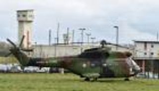 هجوم سجين إرهابي على حرّاس فرنسيين يعزز مخاوف عودة "الدواعش"