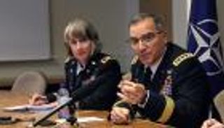 الناتو يطالب بتعزيز القدرات الدفاعية لأوكرانيا في مواجهة روسيا