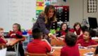 بالصور.. ميلانيا ترامب تروج لحملة "كن أفضل" دعما للأطفال