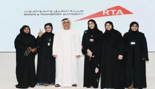 مطر الطاير يحتفي بالنساء العاملات في هيئة طرق ومواصلات دبي 