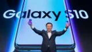 بالصور.. سامسونج تطلق 3 هواتف جالاكسي S في الإمارات