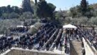 أكثر من 40 ألفا أدوا صلاة الجمعة في المسجد الأقصى رغم القيود