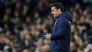 مدرب إيفرتون يصف مباريات فريقه المقبلة بالنهائيات