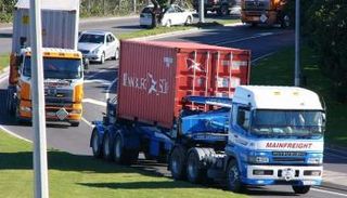 شلل في حركة الشاحنات بين فرنسا وبريطانيا