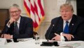 هفوة دونالد ترامب تغير اسم رئيس "أبل"