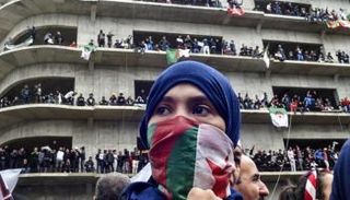 جانب من المظاهرات الحاشدة في الجزائر