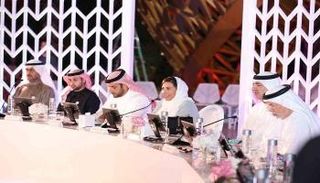 الشيخة بدور بنت سلطان القاسمي خلال ترؤسها الاجتماع