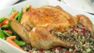 طريقة عمل الدجاج المحشي بالأرز بوصفتين شهيتين