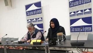 السودانية سحر عبدالباقي الشيخ أثناء تقديم شكواها