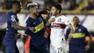 "رابونا" تتسبب في بطاقة صفراء للاعب بوكا جونيورز