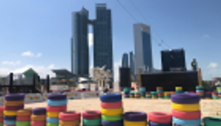 بالصور.. الاستعدادات الأخيرة قبل انطلاق مهرجان "أم الإمارات" الثلاثاء