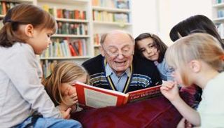 خطوات تشجع طفلك على القراءة - أرشيفية