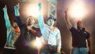 فرقة "بلو" البريطانية.. أسسها 4 مراهقين وباعت ملايين النسخ