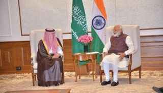 وزير الدولة للشؤون الخارجية السعودي ورئيس وزراء الهند