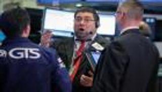 وول ستريت تغلق مرتفعة بعد 5 جلسات متتالية من الخسائر