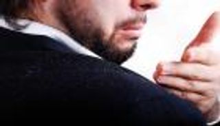 وصفات وطرق طبيعية للتخلص من قشرة الشعر