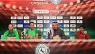 مدرب الاتفاق يرفع راية التحدي قبل مواجهة الشباب 