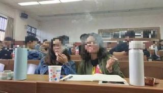 صورة من محاضرة عن التبغ في جامعة يونان