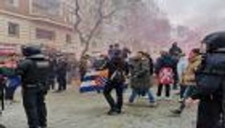 جماهير إسبانيول تدعم ليون ضد برشلونة في موقعة دوري الأبطال