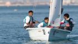 انطلاق تدريبات القوارب الشراعية استعدادا لمنافسات الأولمبياد الخاص