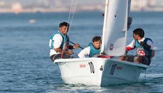 تدريبات القوارب الشراعية