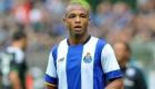 ميلان يضع شرطا وحيدا لحسم صفقة الجزائري براهيمي