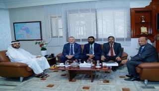 كهرباء الشارقة والكابلات العمانية تبحثان تطوير الشبكات