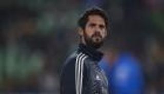 إيسكو يلمح لسعادته بعودة زيدان في إعلان جديد