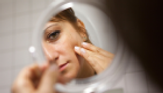 29 مليون دولار من شركة مستلزمات تجميل لسيدة أصيبت بالسرطان