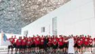 متحف اللوفر أبوظبي يحتفي بـ"شعلة الأمل"