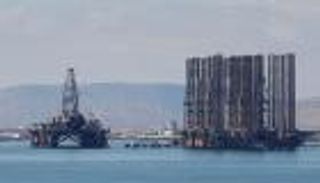 النفط يرتفع بفعل توقعات تراجع نمو المعروض