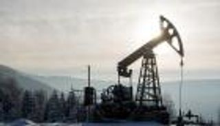 النفط يغادر ذروة 4 أشهر بعد أنباء تأجيل قمة أمريكا والصين