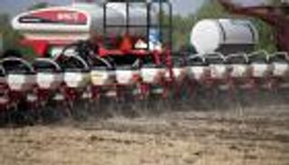 "بلومبرج": الجرارات ذاتية القيادة في طريقها لغزو الحقول 