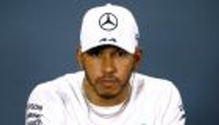 هاميلتون يؤكد حاجة فريقه للتطور قبل سباق أستراليا