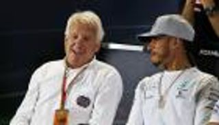 وفاة تشارلي وايتينج مدير سباقات الفورمولا 1