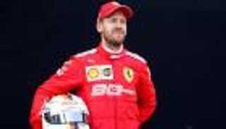 فيتل يشيد بجاهزية زميله لوكلير في فريق فيراري