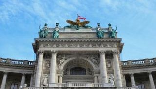 متحف بالنمسا يبحث عن أفكار لمستقبل "شرفة هتلر"