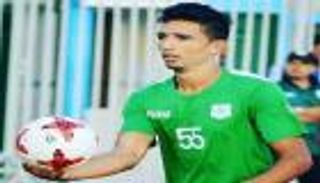 عقوبة قاسية لقائد الدفاع الجديدي للاعتداء على حكم بالدوري المغربي