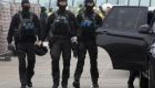 اعتقال شخصين بهولندا للاشتباه في صلتهم بهجمات باريس 2015