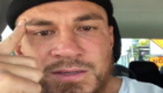 أسطورة منتخب نيوزيلندا للرجبي ينعى ضحايا الهجوم الإرهابي