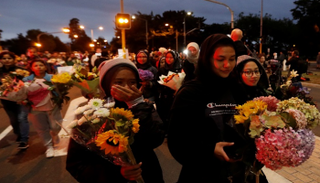مواطنو كرايستشيرش يتوافدون لتأبين ضحايا الحادث الإرهابي