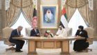 محمد بن زايد والرئيس الأفغاني يشهدان توقيع عدد من مذكرات التفاهم